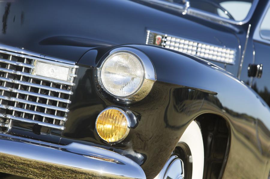  Cadillac Series 60 Special Town Car by Derham 1941 года  (фото 16 из 38)